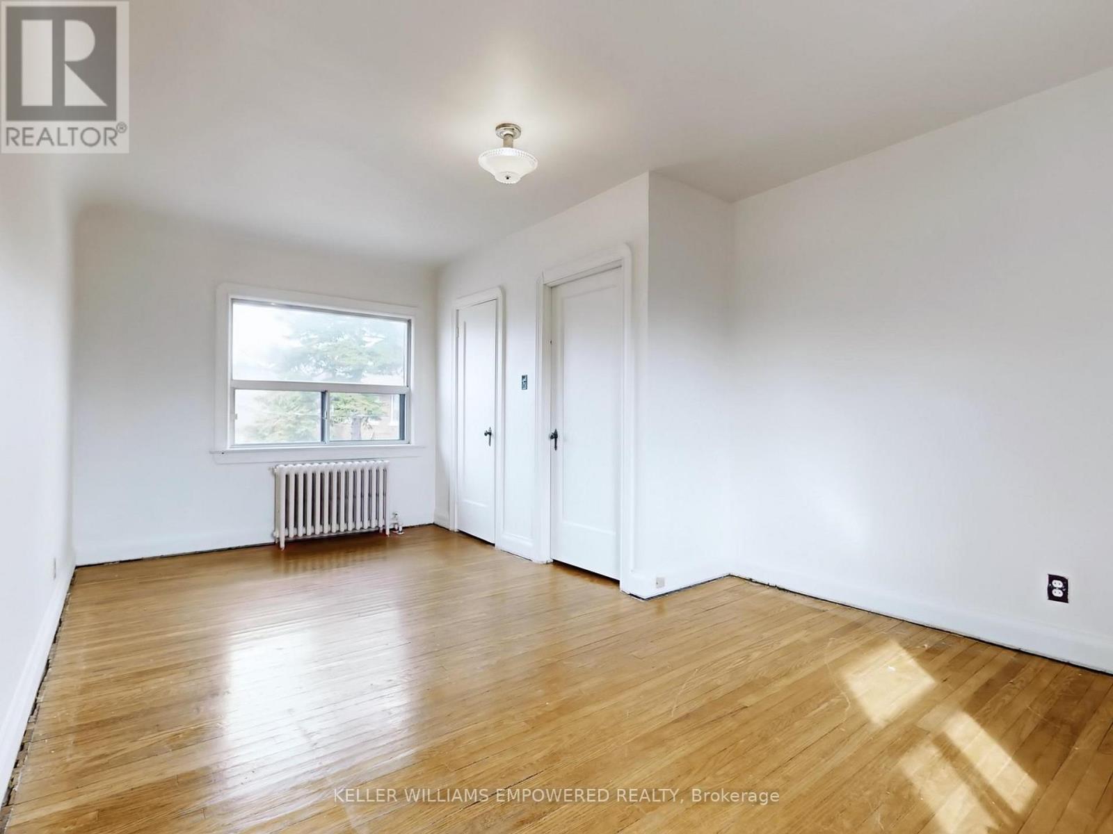 30 Carus Avenue, Toronto, Ontario  M6G 2A4 - Photo 16 - C12980234