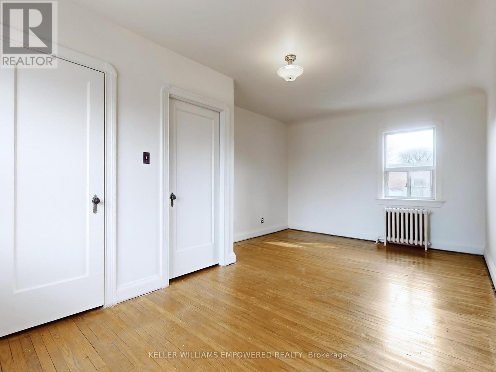 30 Carus Avenue, Toronto, Ontario  M6G 2A4 - Photo 17 - C12980234