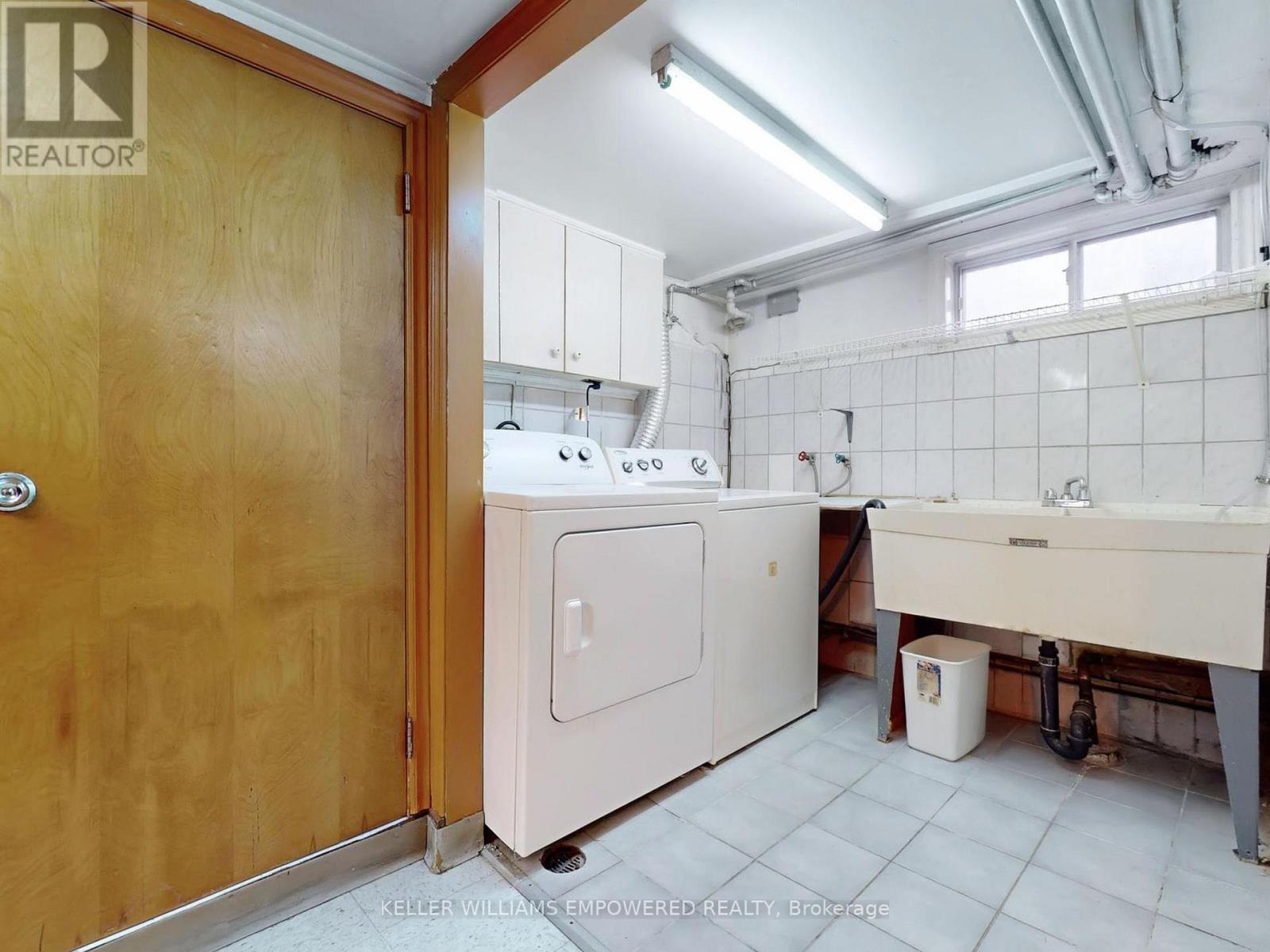 30 Carus Avenue, Toronto, Ontario  M6G 2A4 - Photo 27 - C12980234