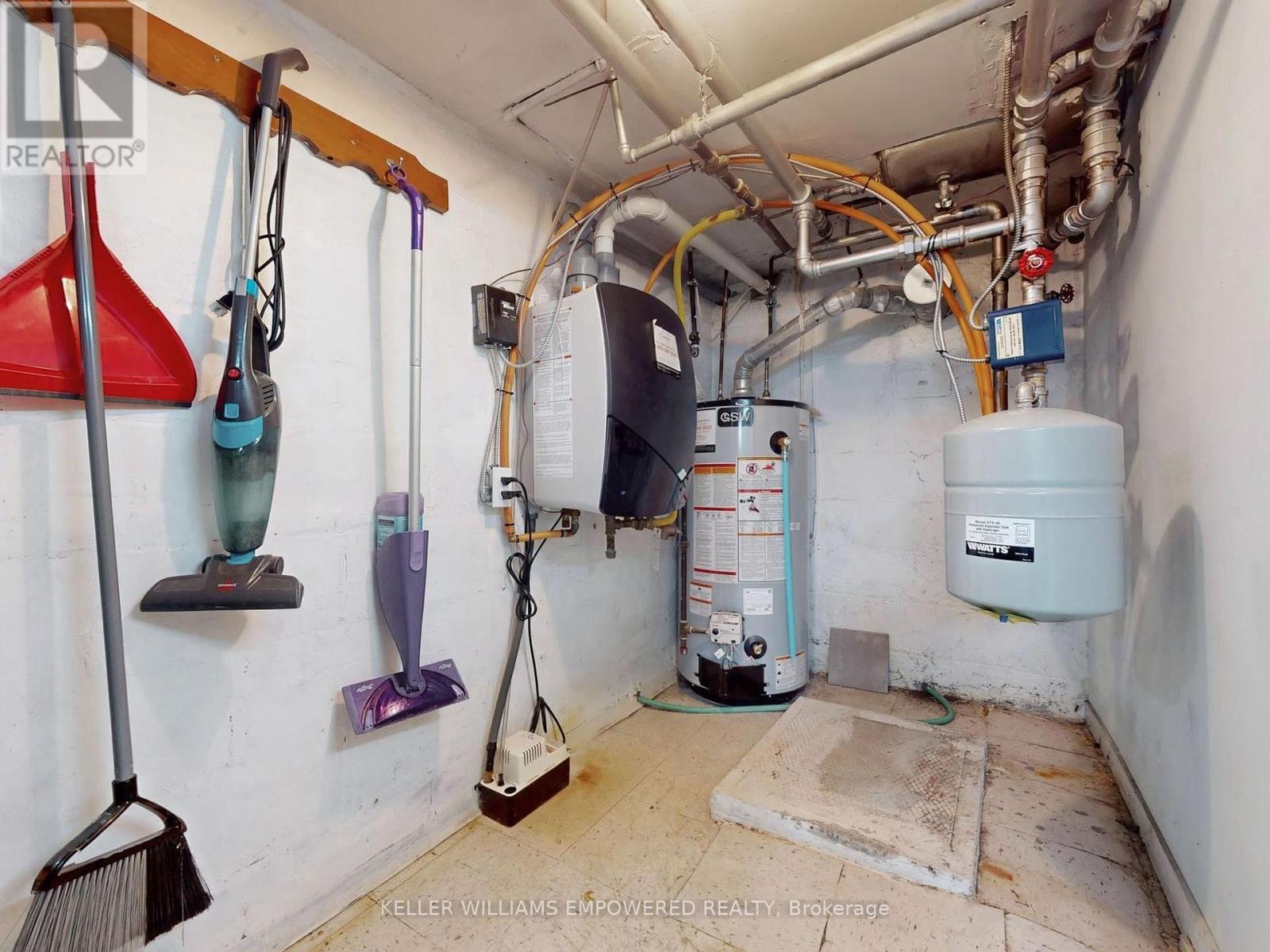 30 Carus Avenue, Toronto, Ontario  M6G 2A4 - Photo 28 - C12980234