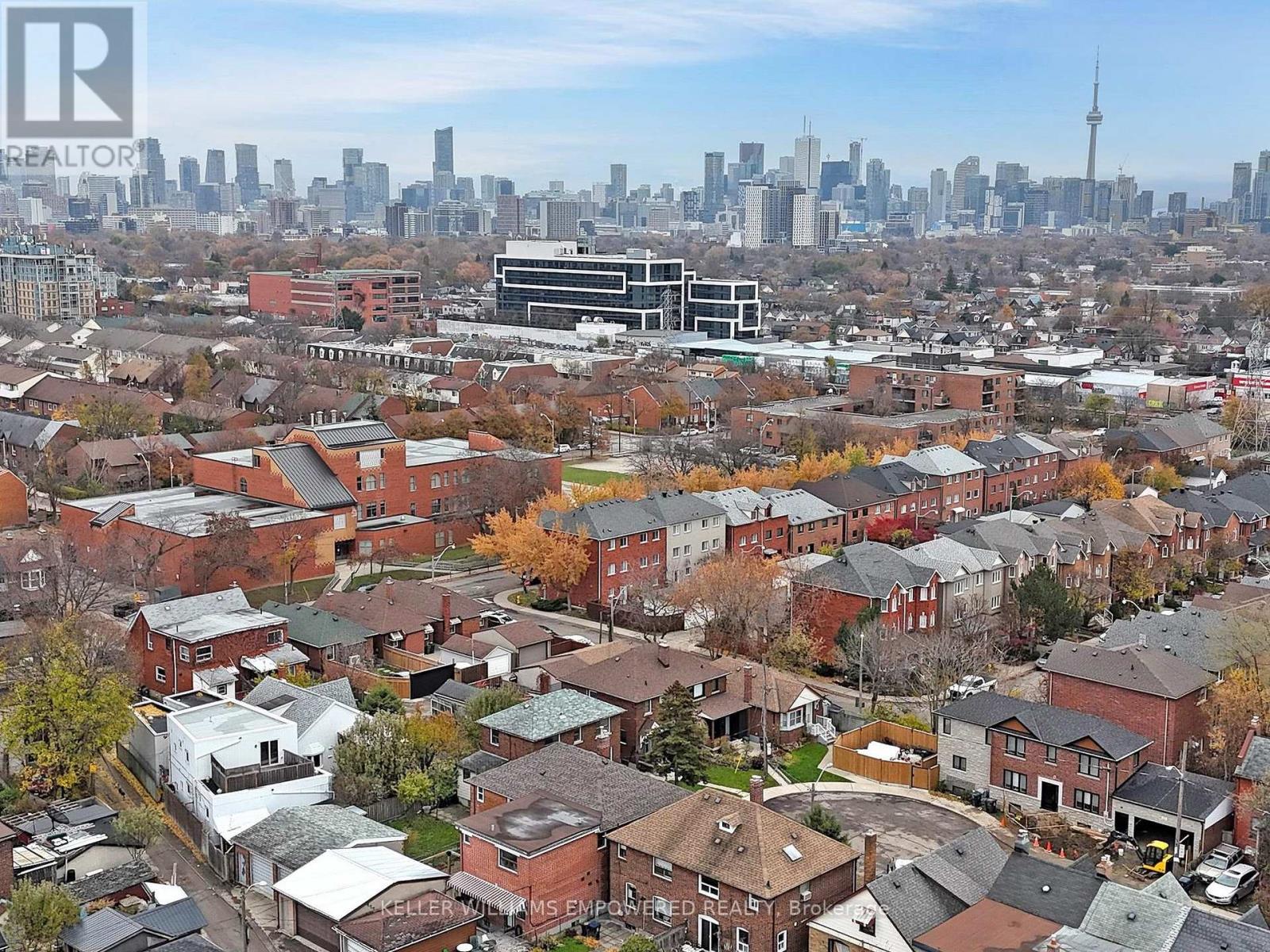 30 Carus Avenue, Toronto, Ontario  M6G 2A4 - Photo 34 - C12980234