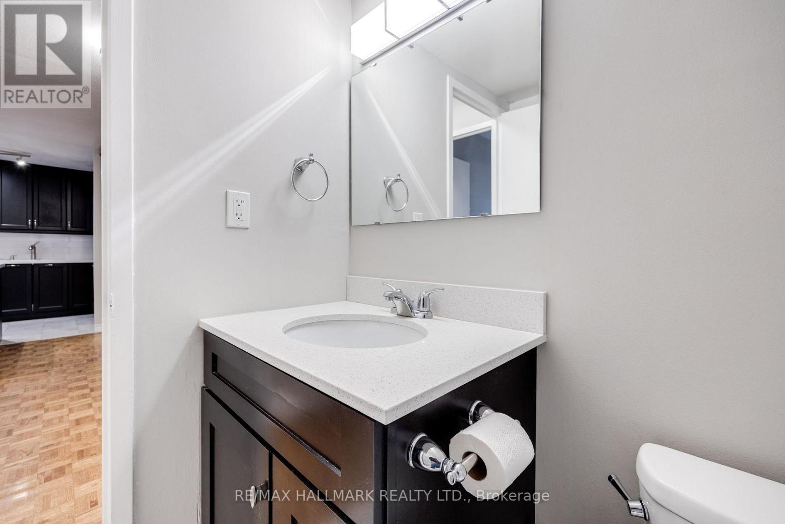 1715 - 40 Homewood Avenue, Toronto, Ontario  M4Y 2K2 - Photo 18 - C12980284