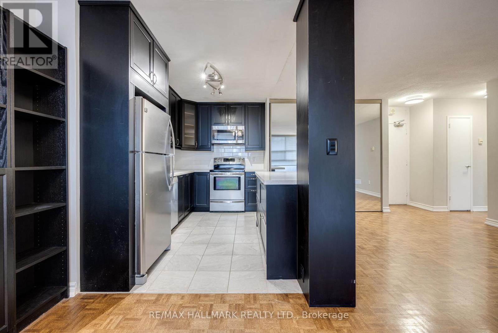 1715 - 40 Homewood Avenue, Toronto, Ontario  M4Y 2K2 - Photo 7 - C12980284