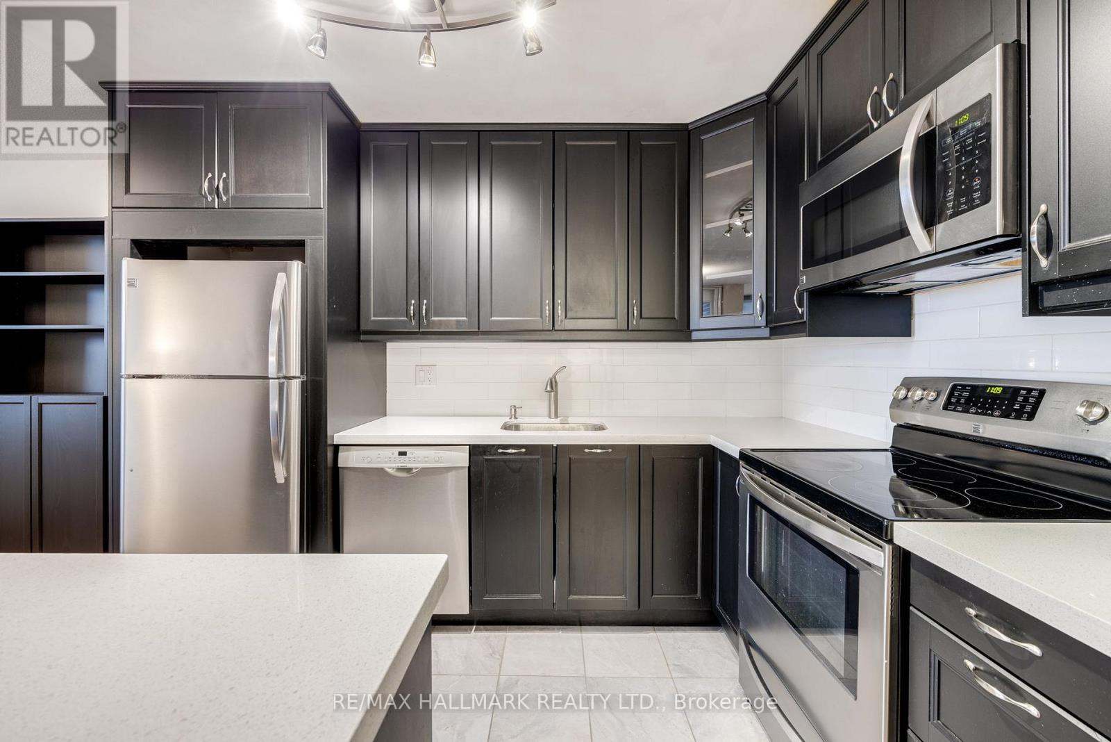 1715 - 40 Homewood Avenue, Toronto, Ontario  M4Y 2K2 - Photo 9 - C12980284