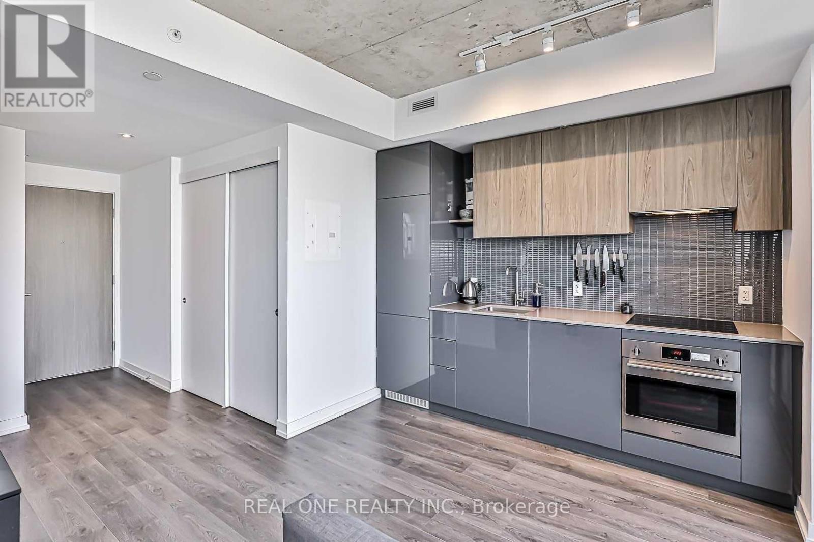 1104 - 161 ROEHAMPTON AVENUE, Toronto, Ontario