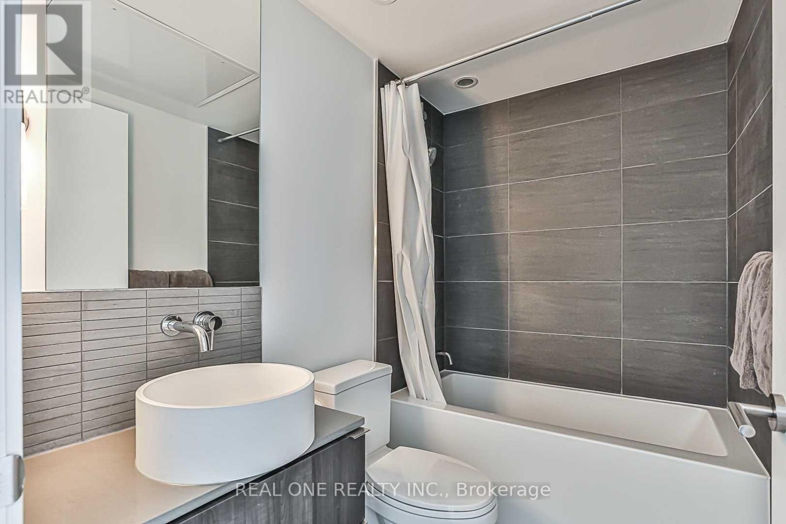 1104 - 161 Roehampton Avenue, Toronto (Mount Pleasant West), Ontario  M4P 0C8 - Photo 2 - C12980286