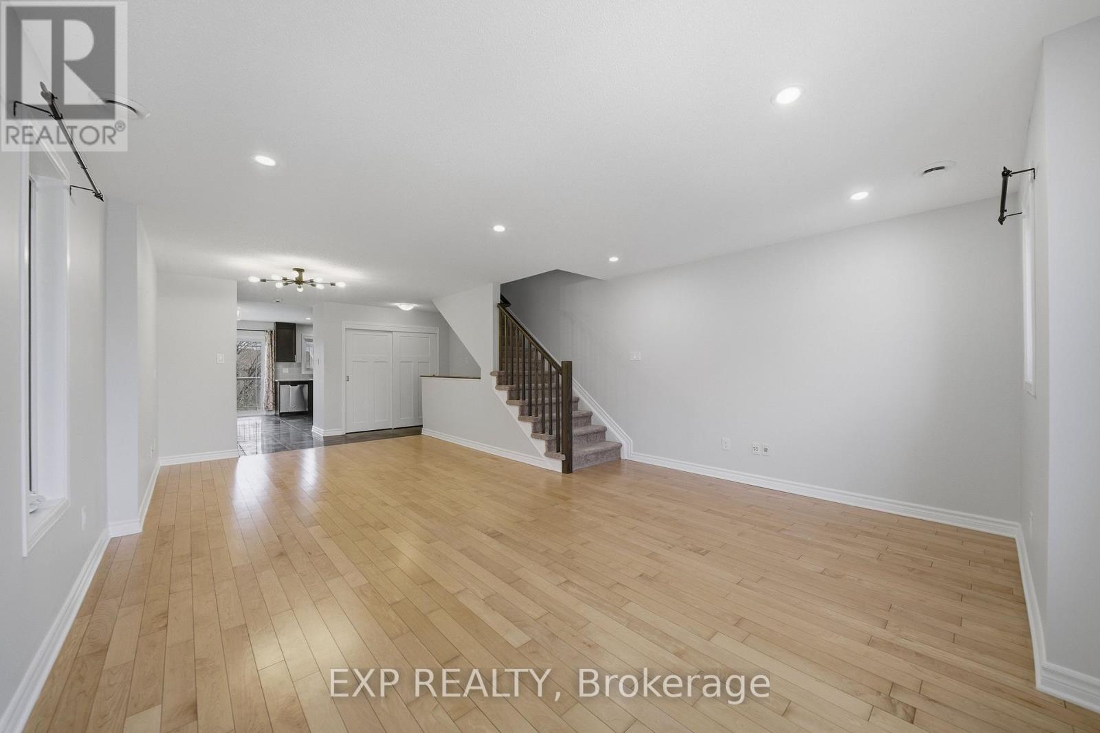 462 Leboutillier Avenue, Ottawa, Ontario  K1K 2V7 - Photo 4 - X12980228