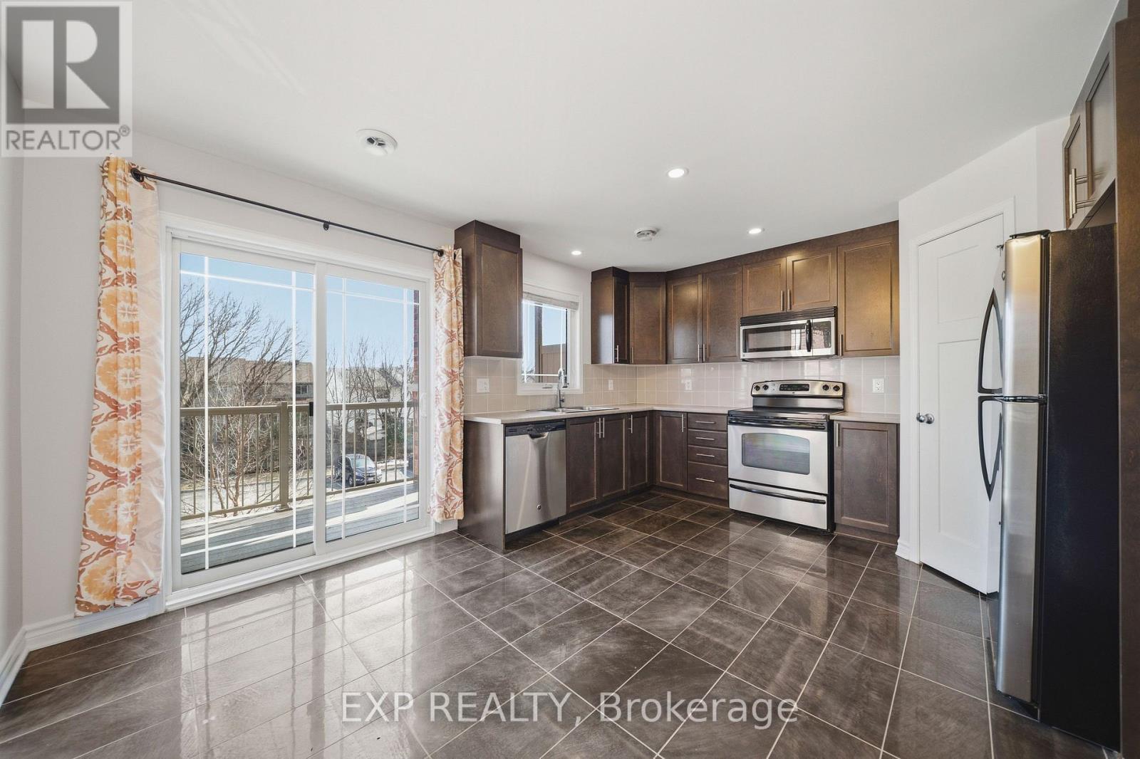 462 Leboutillier Avenue, Ottawa, Ontario  K1K 2V7 - Photo 5 - X12980228