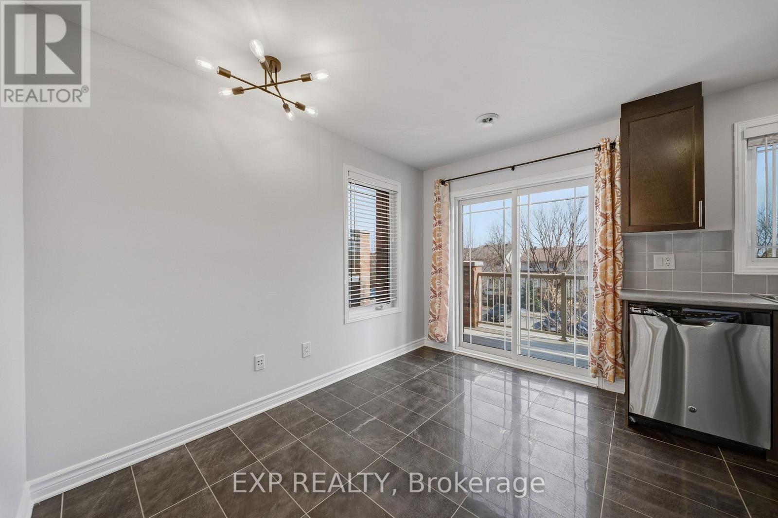 462 Leboutillier Avenue, Ottawa, Ontario  K1K 2V7 - Photo 6 - X12980228