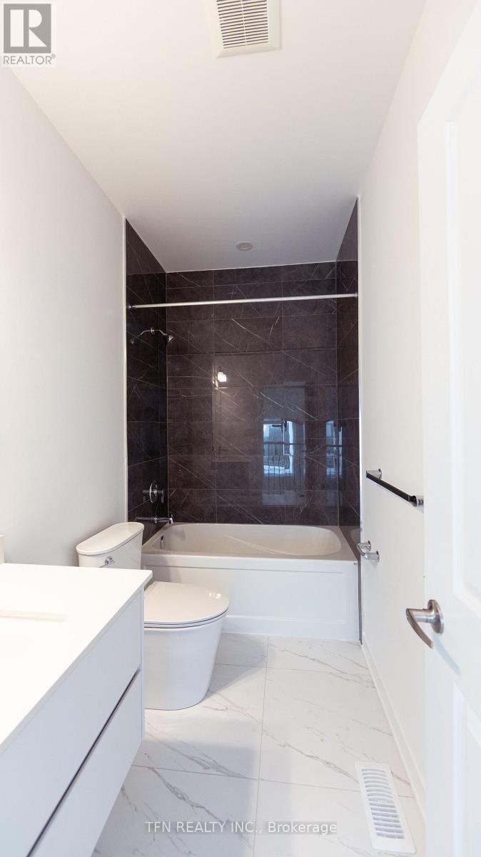 12 Imogene Court S, Richmond Hill, Ontario  L4C 6J7 - Photo 10 - N12980244