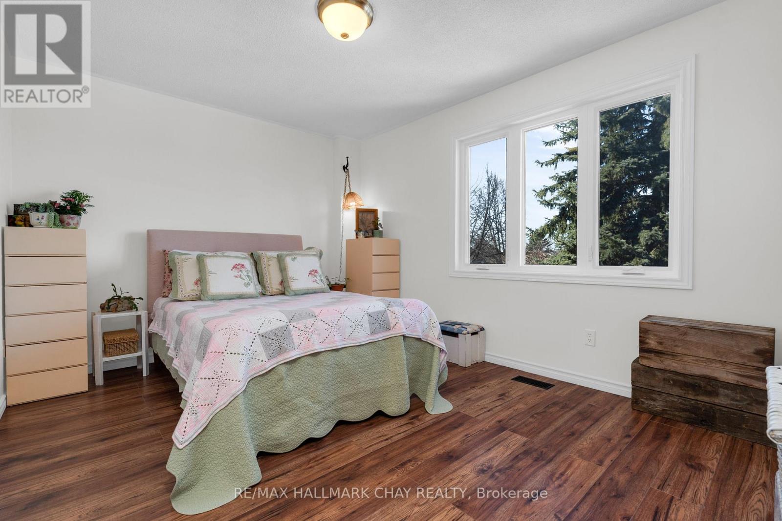 17 Cuthbert Street, Barrie, Ontario  L4N 6X7 - Photo 17 - S12980218