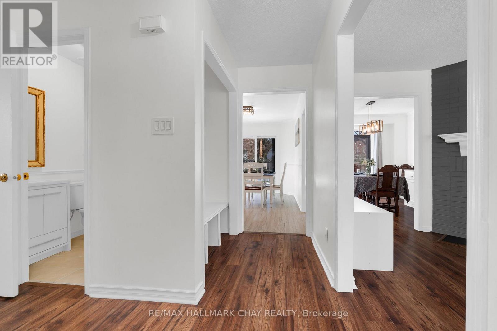 17 Cuthbert Street, Barrie, Ontario  L4N 6X7 - Photo 4 - S12980218