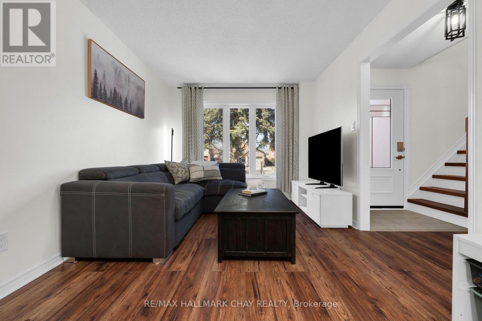 17 Cuthbert Street, Barrie, Ontario  L4N 6X7 - Photo 6 - S12980218