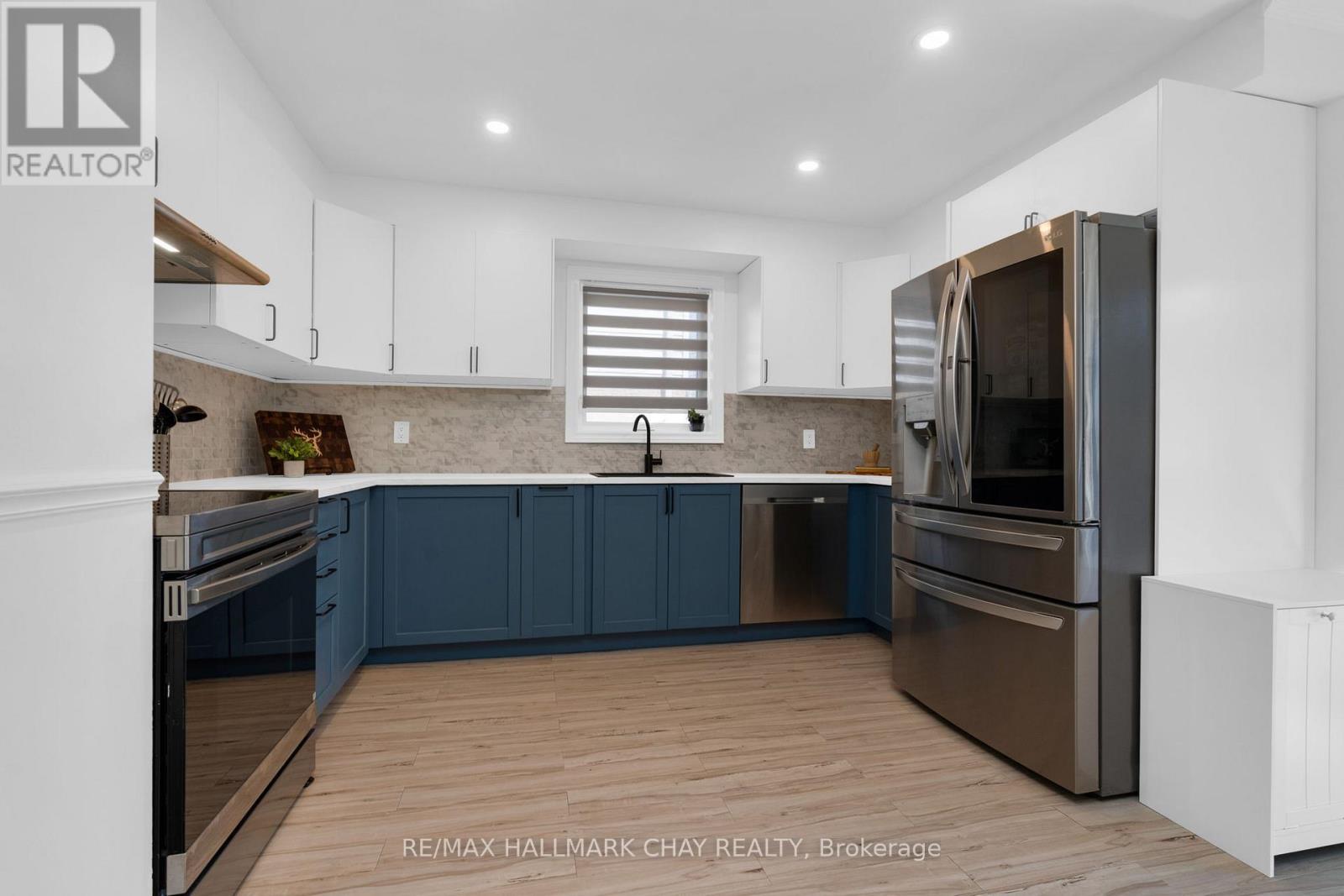 17 Cuthbert Street, Barrie, Ontario  L4N 6X7 - Photo 7 - S12980218