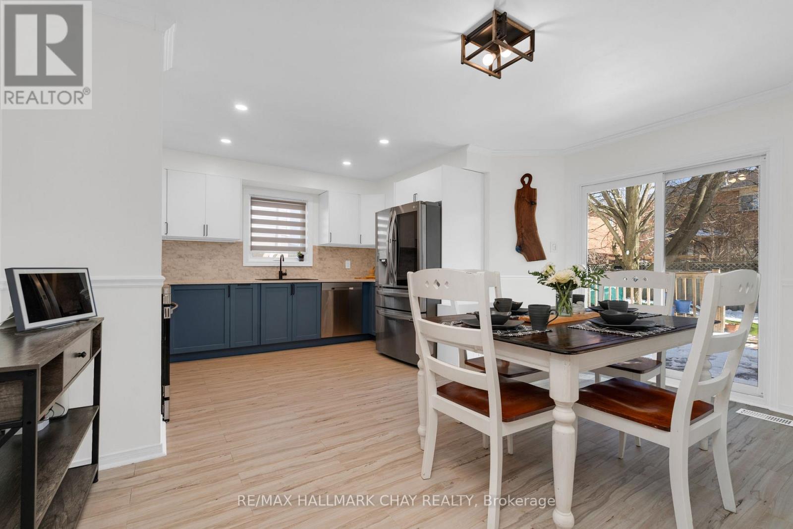 17 Cuthbert Street, Barrie, Ontario  L4N 6X7 - Photo 9 - S12980218