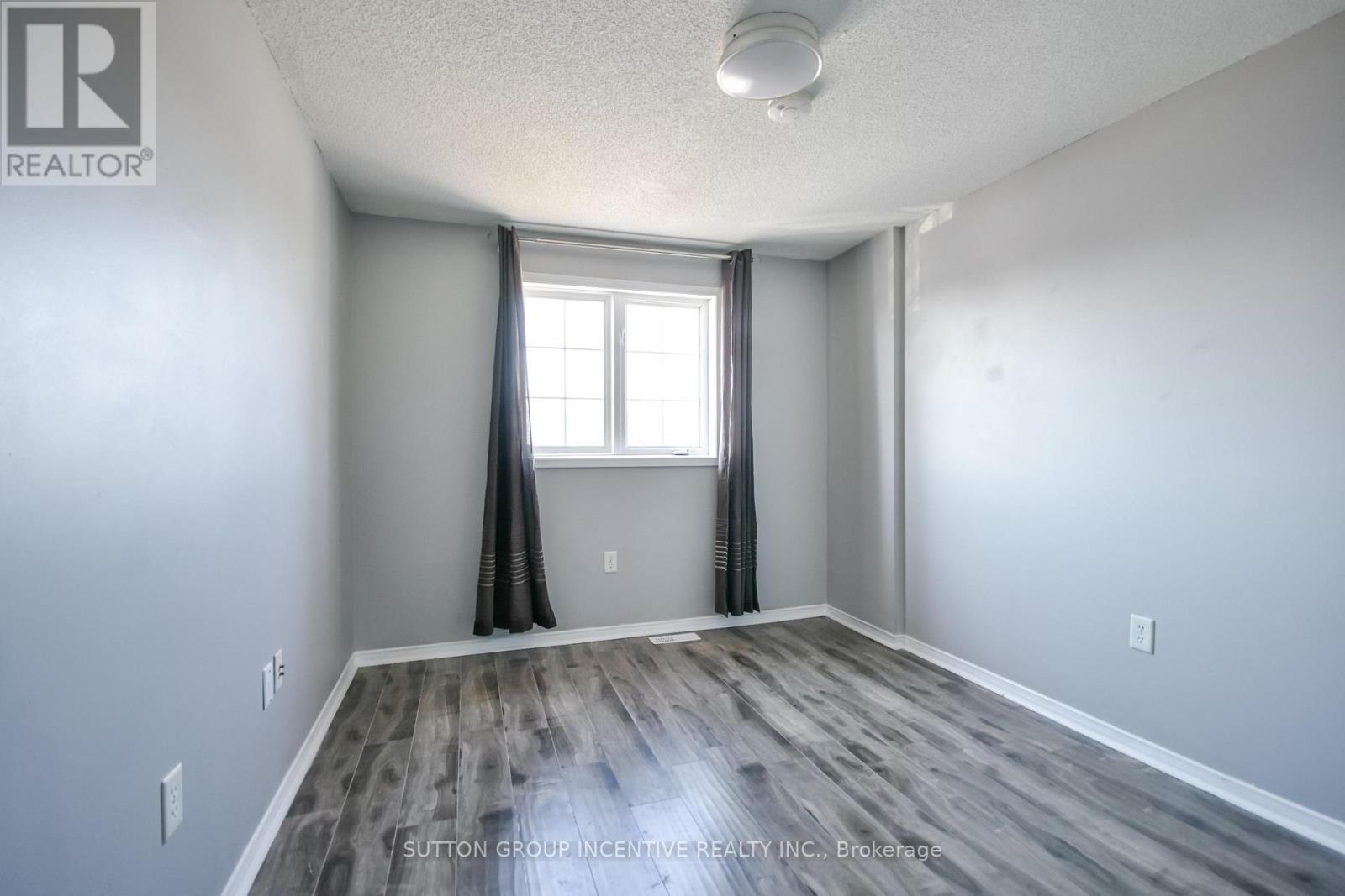 256 Dunsmore Lane, Barrie, Ontario  L4M 7A7 - Photo 17 - S12980248