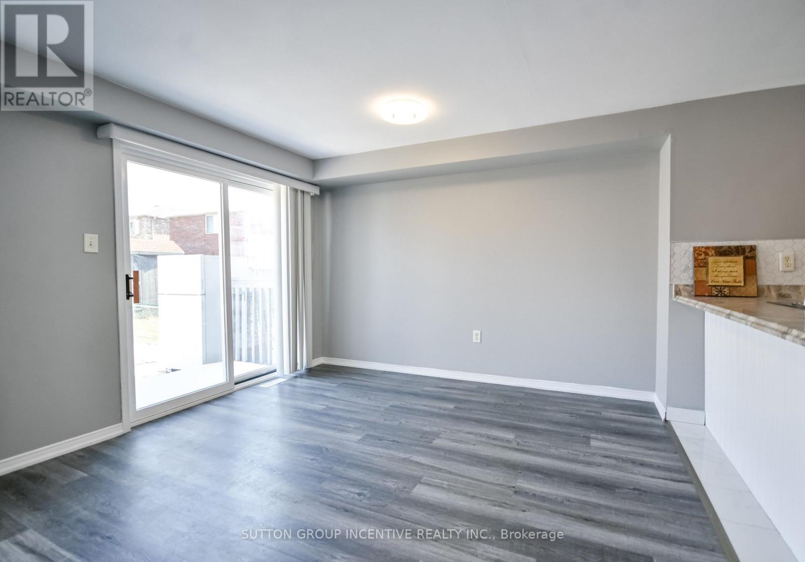 256 Dunsmore Lane, Barrie, Ontario  L4M 7A7 - Photo 35 - S12980248