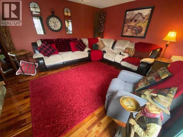 201 Hansen Drive, Hinton, Alberta  T7V 1J1 - Photo 11 - A2300096