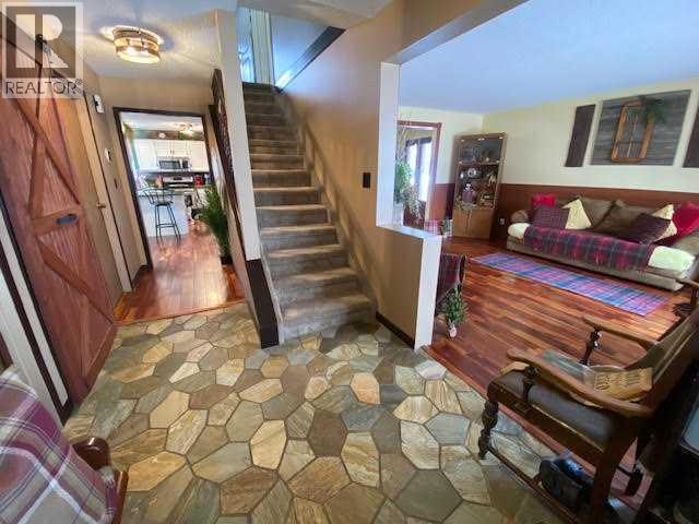 201 Hansen Drive, Hinton, Alberta  T7V 1J1 - Photo 16 - A2300096