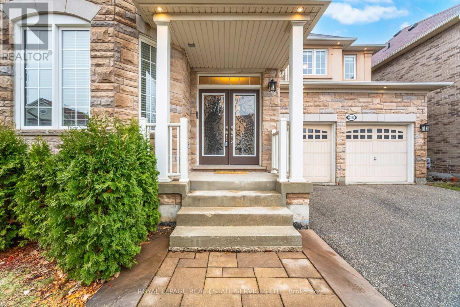 2383 Calloway Drive, Oakville, Ontario  L6M 0C1 - Photo 2 - W12980210