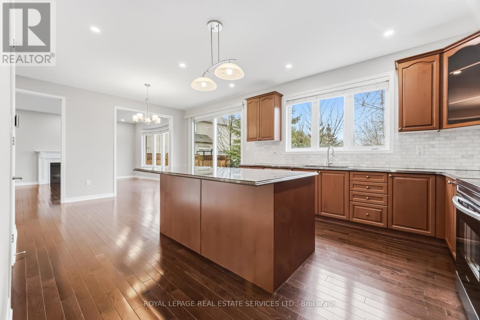 2383 Calloway Drive, Oakville, Ontario  L6M 0C1 - Photo 22 - W12980210