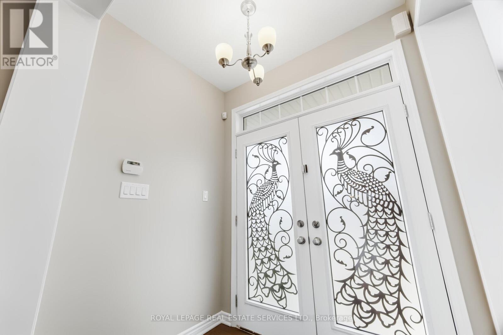 2383 Calloway Drive, Oakville, Ontario  L6M 0C1 - Photo 4 - W12980210