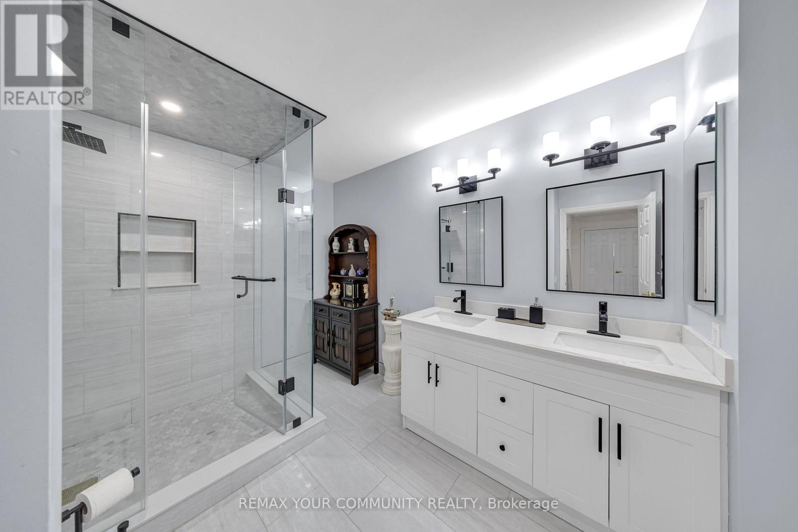 3005 - 35 Kingsbridge Garden Circle, Mississauga, Ontario  L5R 3Z5 - Photo 15 - W12980214