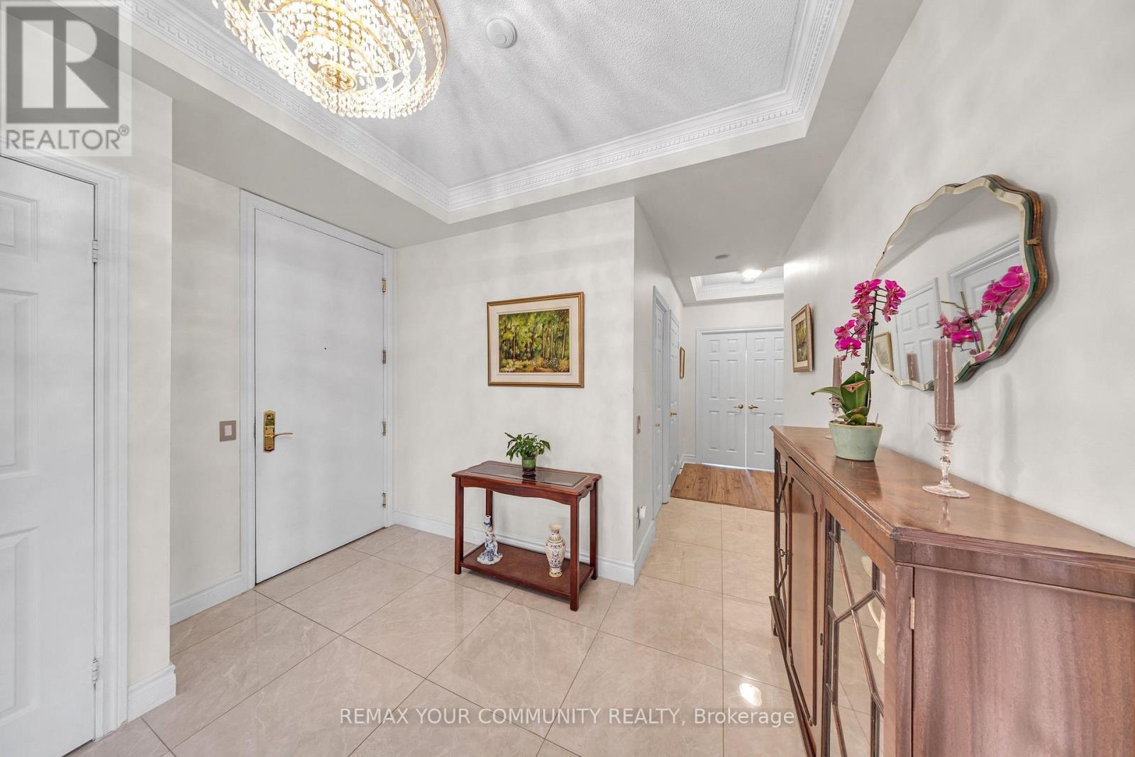 3005 - 35 Kingsbridge Garden Circle, Mississauga, Ontario  L5R 3Z5 - Photo 2 - W12980214