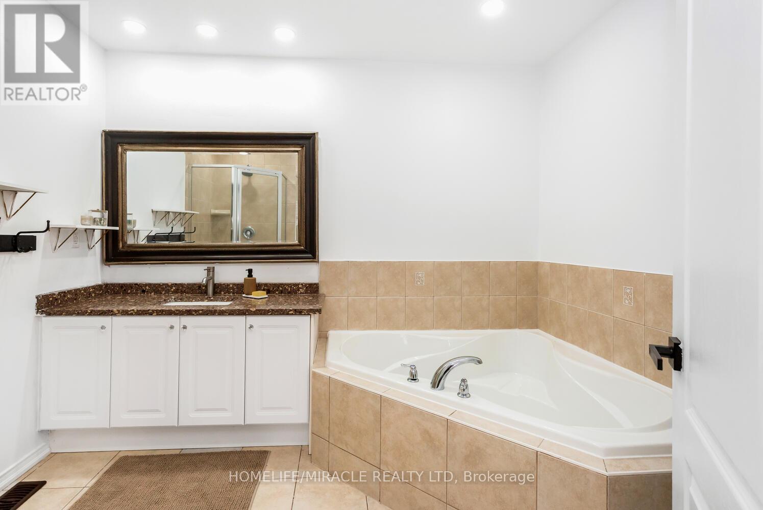 58 - 745 Farmstead Drive, Milton, Ontario  L9T 8B2 - Photo 28 - W12980236