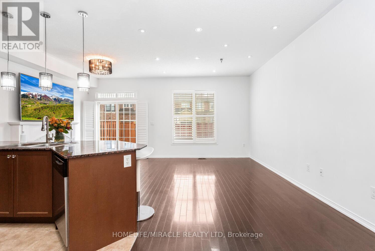 58 - 745 Farmstead Drive, Milton, Ontario  L9T 8B2 - Photo 7 - W12980236