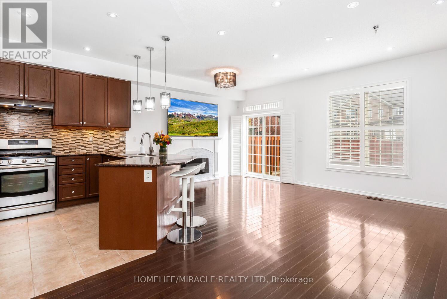 58 - 745 Farmstead Drive, Milton, Ontario  L9T 8B2 - Photo 8 - W12980236