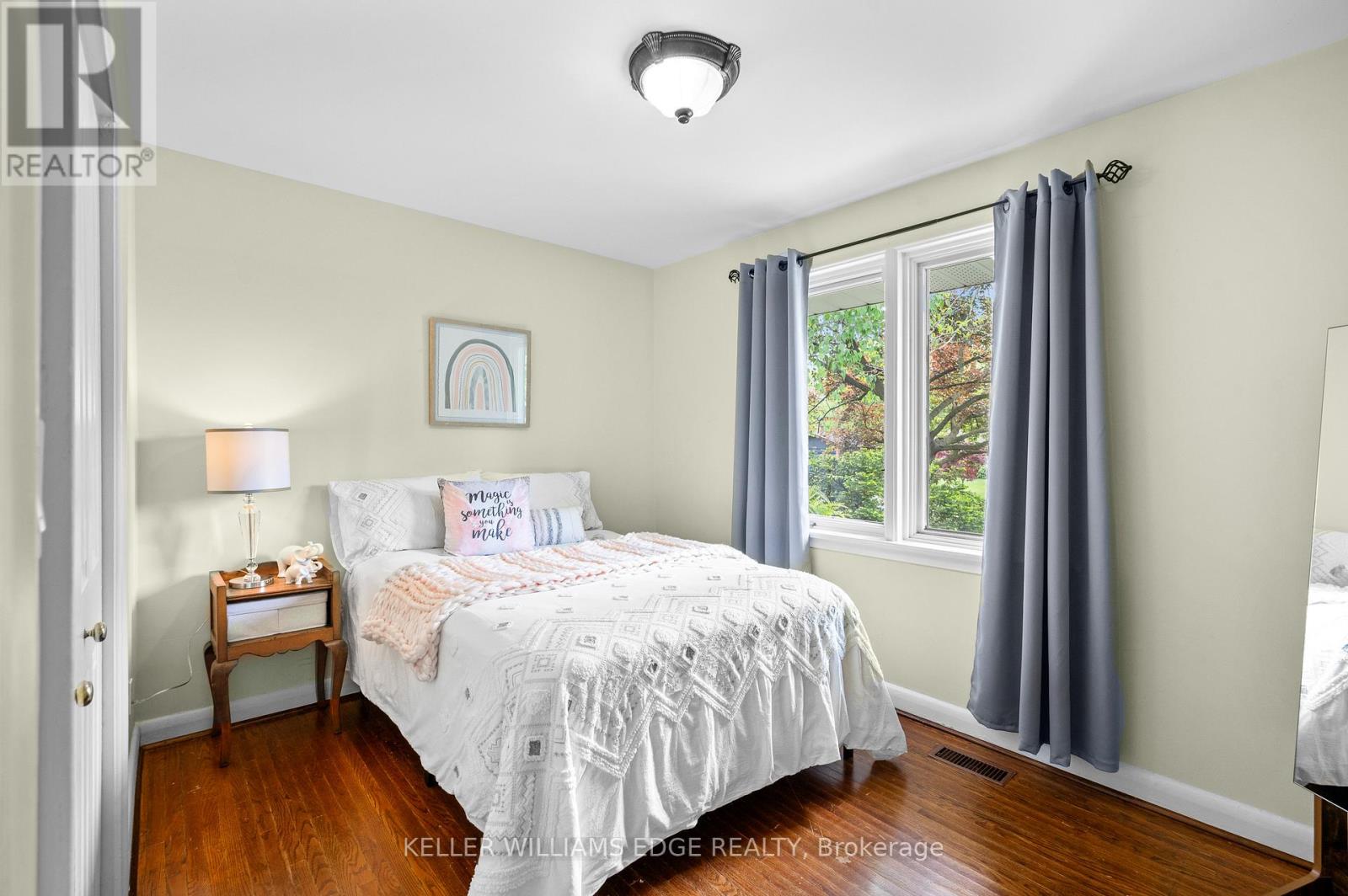 1589 Crediton Parkway, Mississauga, Ontario  L5G 3X2 - Photo 21 - W12980260