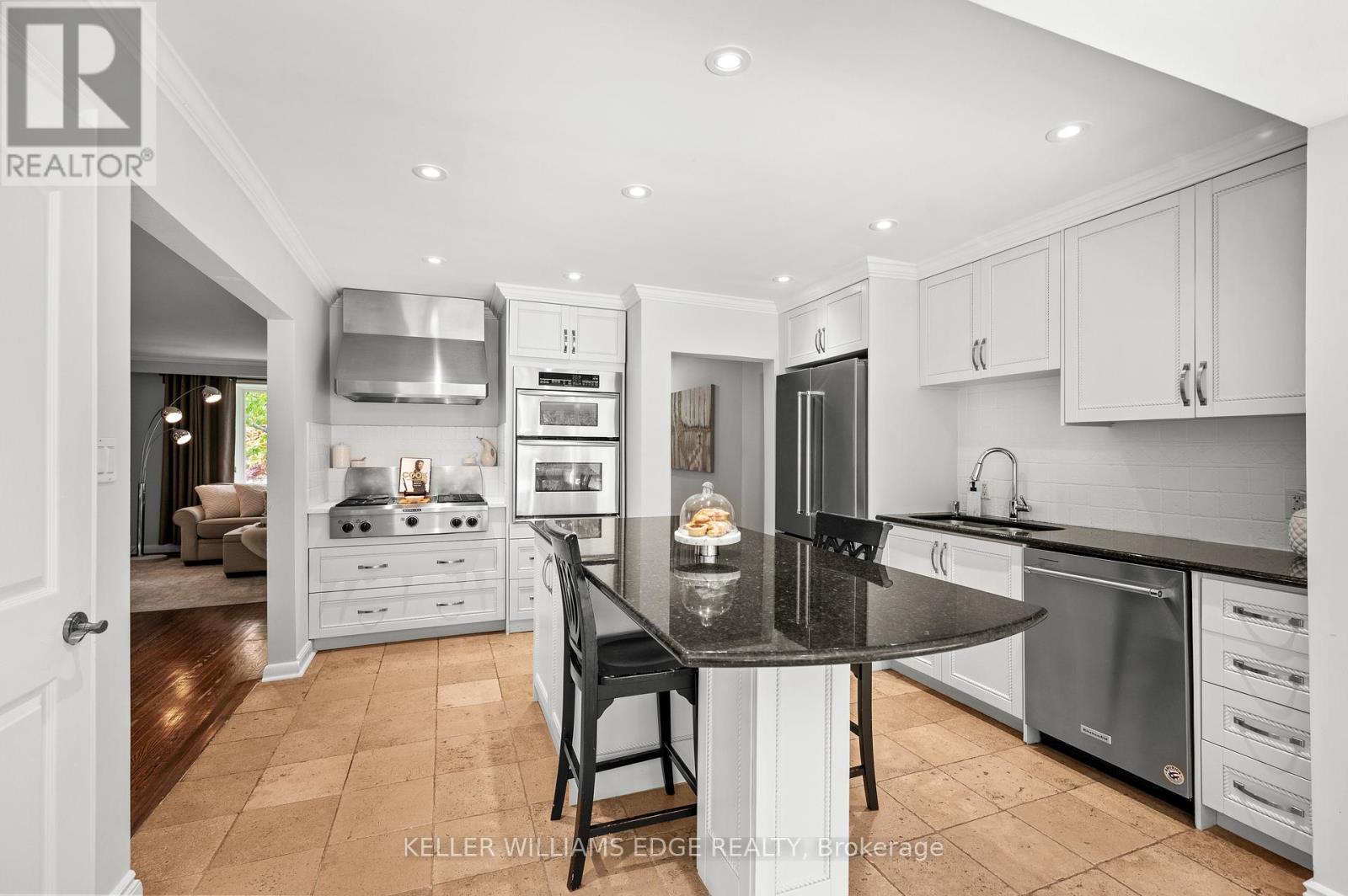 1589 Crediton Parkway, Mississauga, Ontario  L5G 3X2 - Photo 7 - W12980260