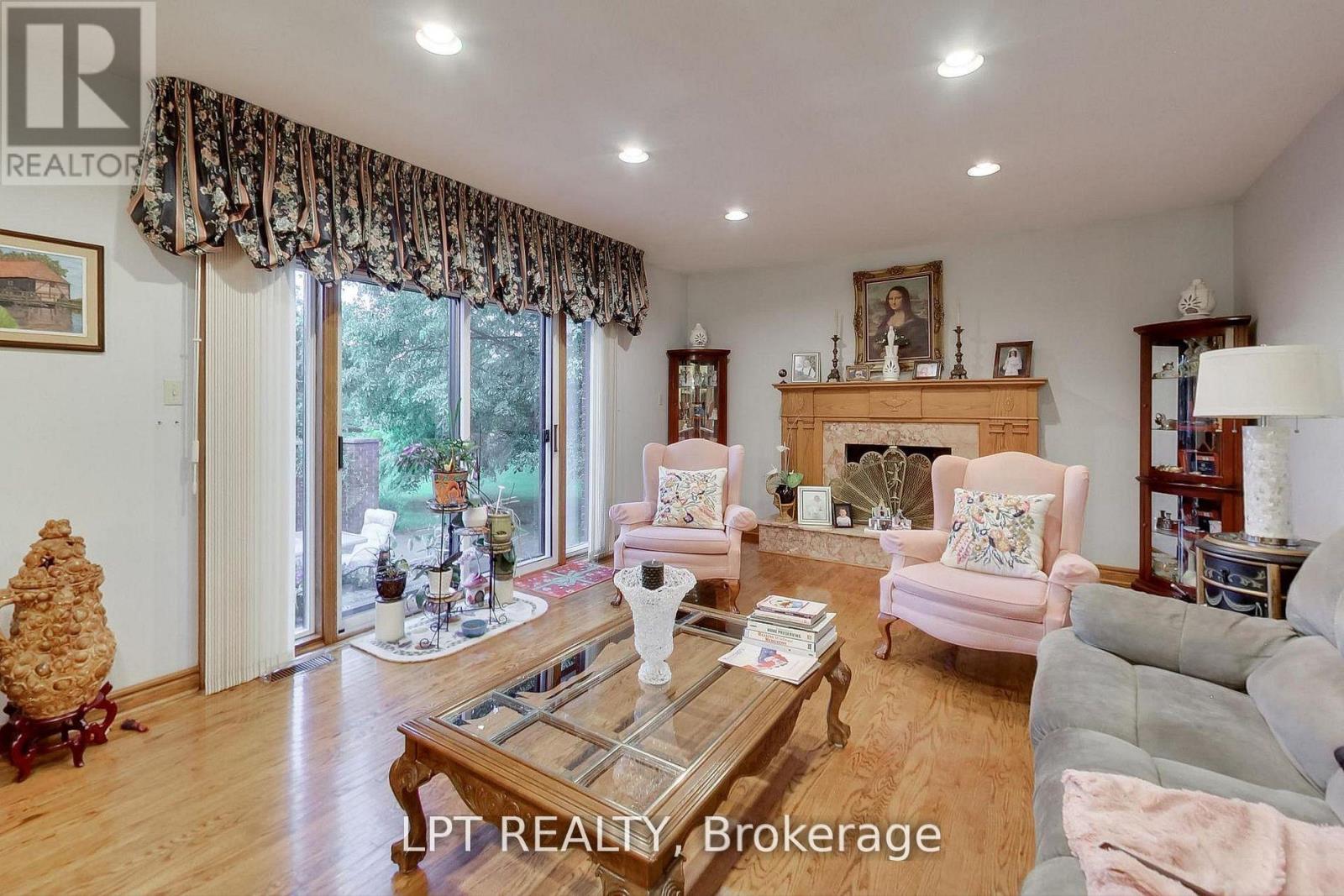 6 Fenton Way, Brampton, Ontario  L6P 0P5 - Photo 25 - W12980296