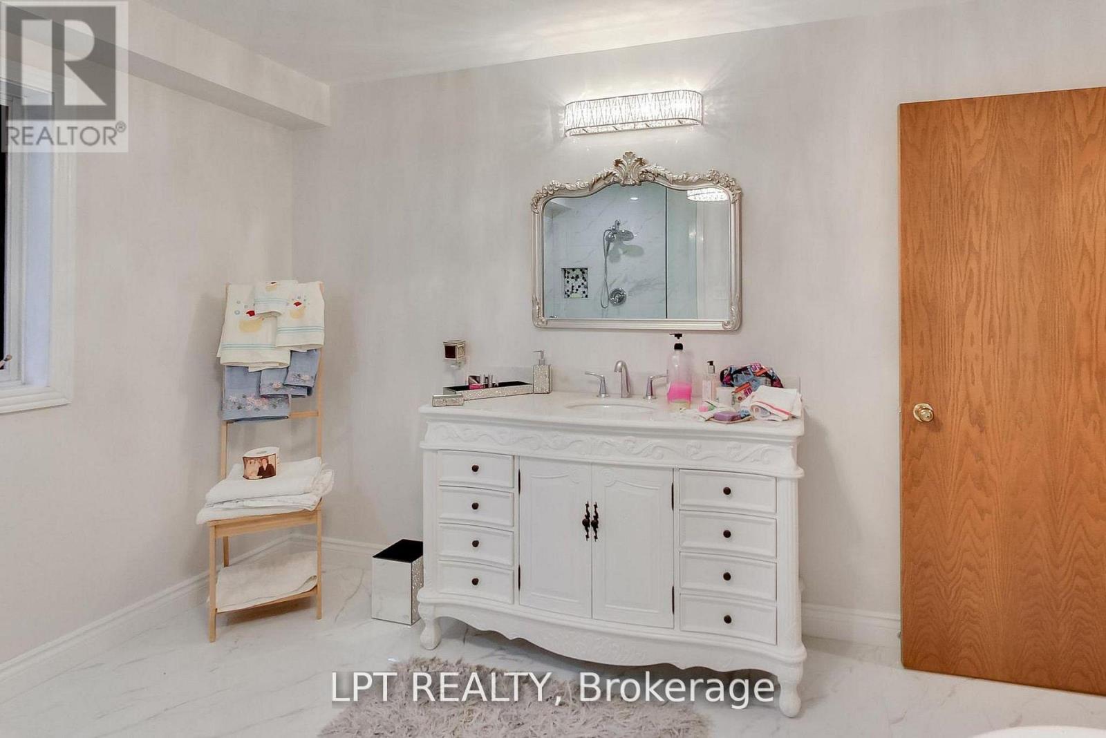 6 Fenton Way, Brampton, Ontario  L6P 0P5 - Photo 33 - W12980296