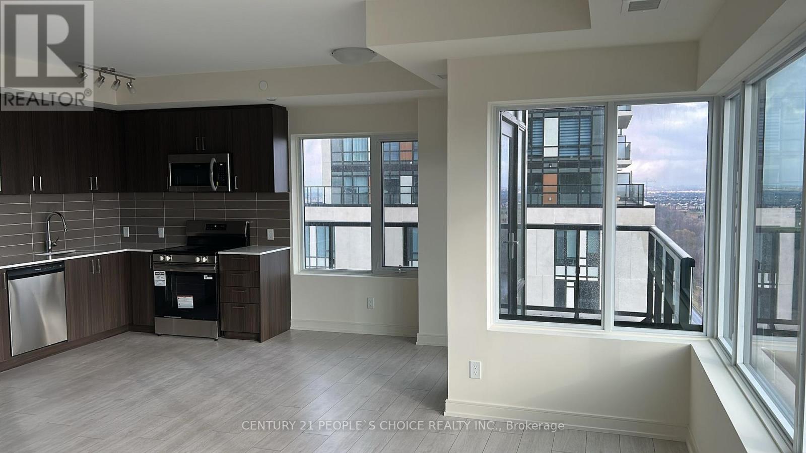 1608 - 8020 Derry Road W, Milton, Ontario  L9T 3L3 - Photo 2 - W12980304