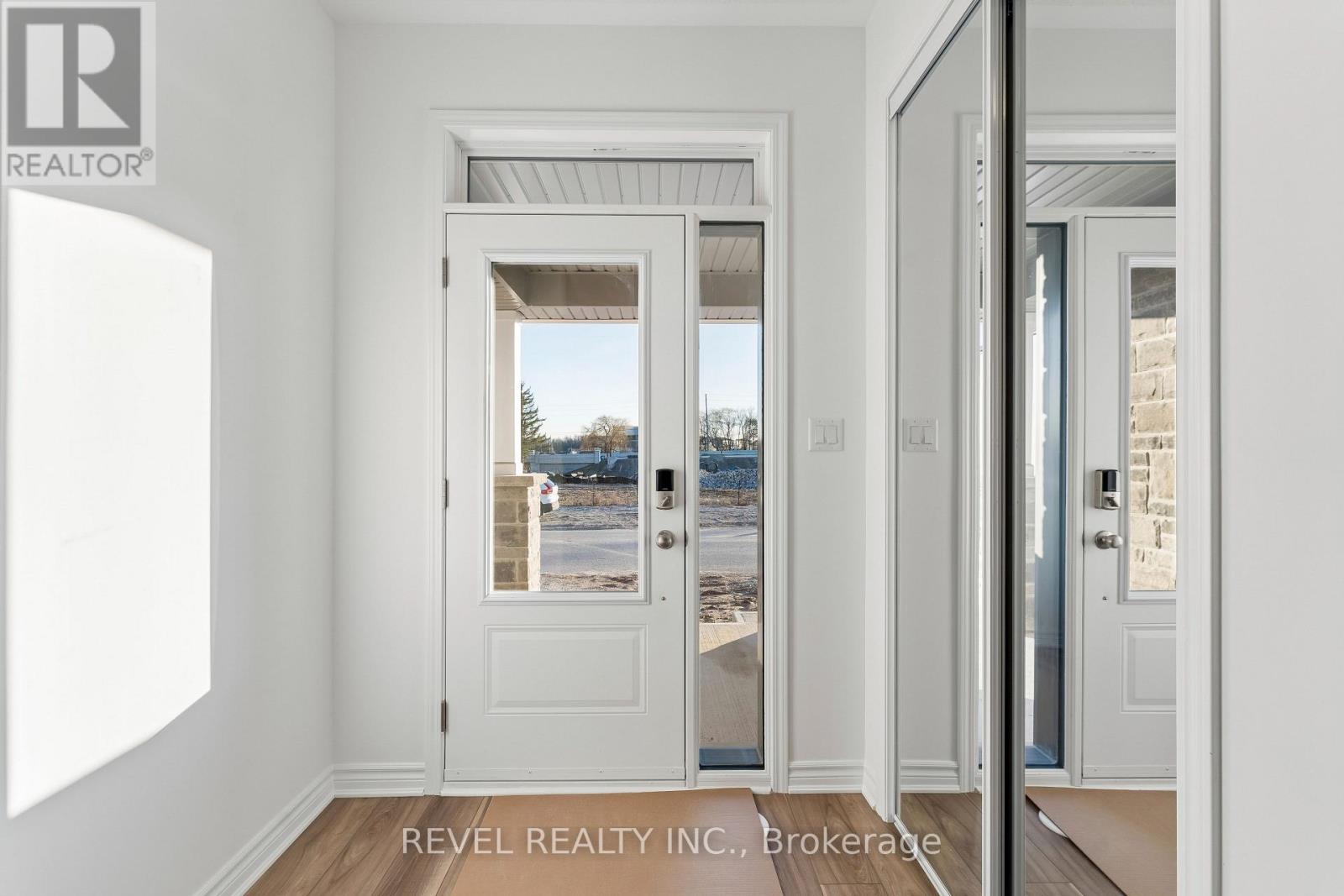 11 Vimy Ridge Road, Brampton, Ontario  L7A 5M6 - Photo 3 - W12980312