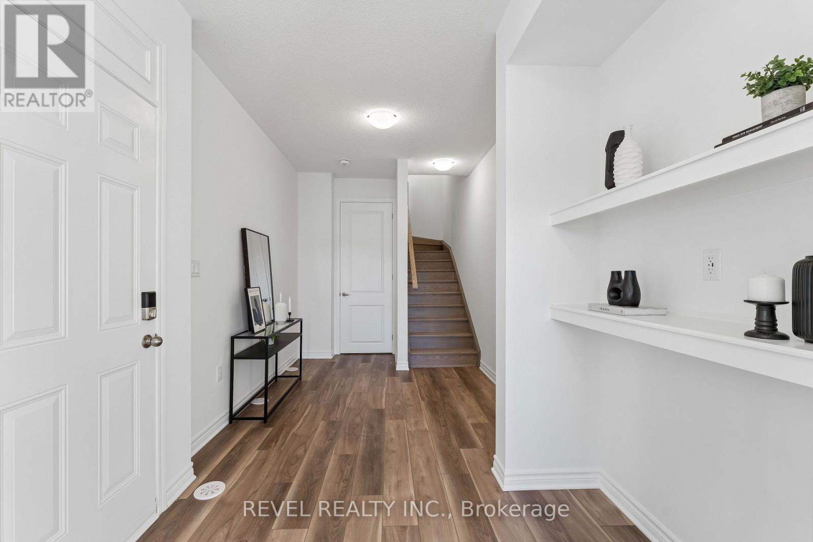 11 Vimy Ridge Road, Brampton, Ontario  L7A 5M6 - Photo 4 - W12980312