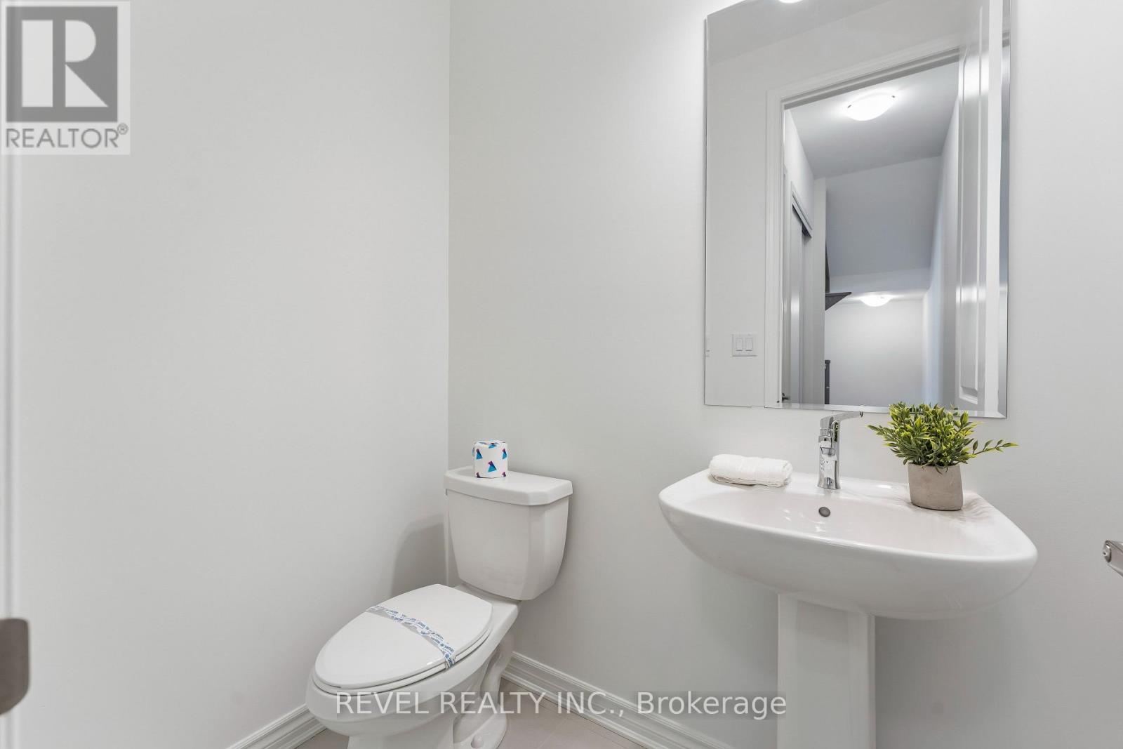 11 Vimy Ridge Road, Brampton, Ontario  L7A 5M6 - Photo 8 - W12980312