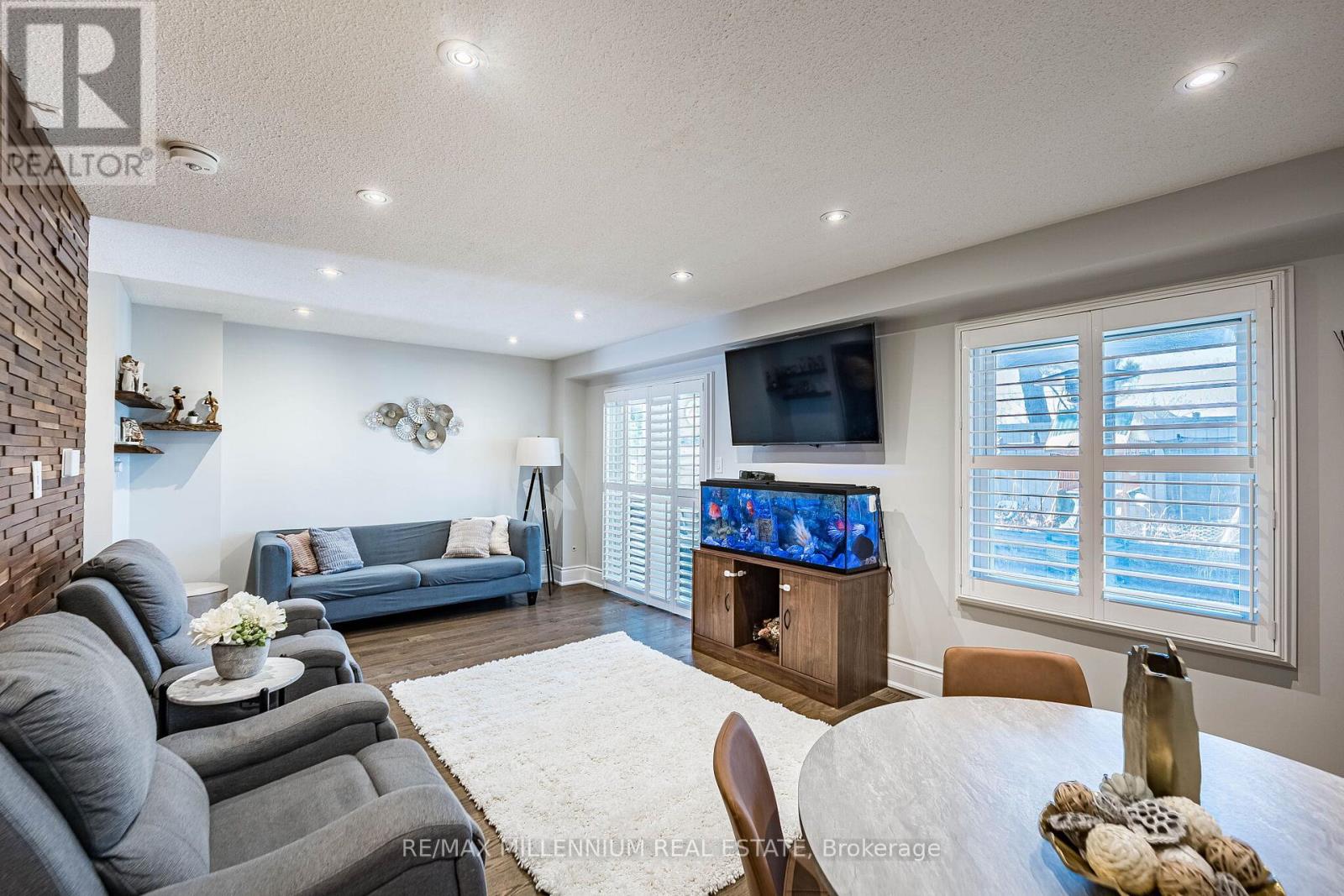 74 Atkins Circle, Brampton, Ontario  L6X 4B4 - Photo 10 - W12980316