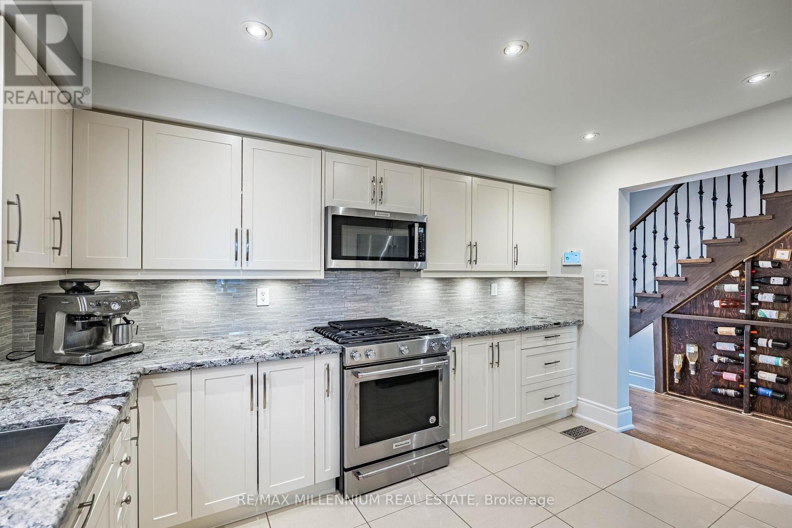 74 Atkins Circle, Brampton, Ontario  L6X 4B4 - Photo 12 - W12980316