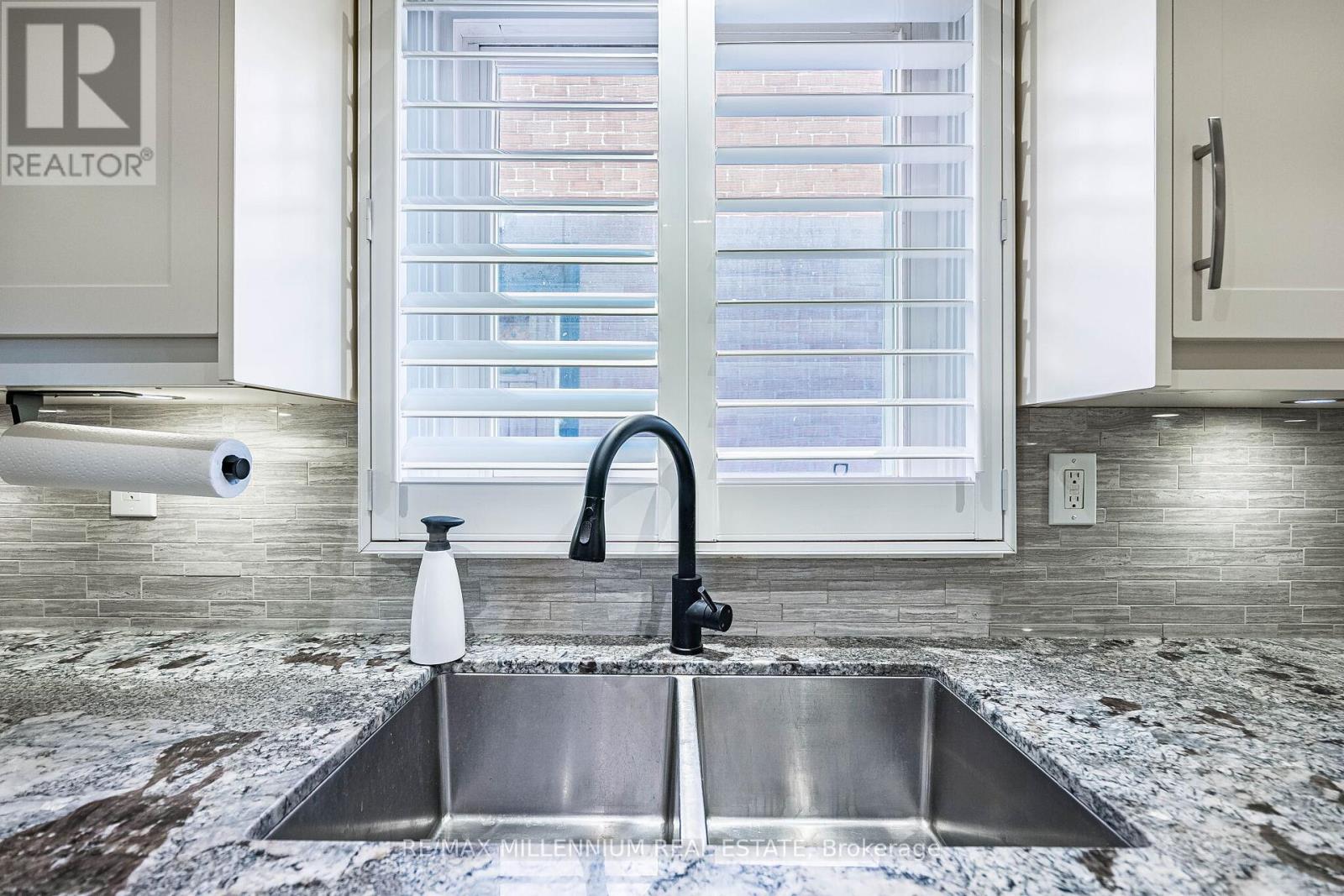 74 Atkins Circle, Brampton, Ontario  L6X 4B4 - Photo 13 - W12980316