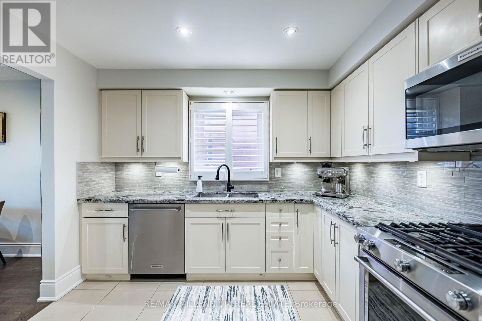 74 Atkins Circle, Brampton, Ontario  L6X 4B4 - Photo 14 - W12980316