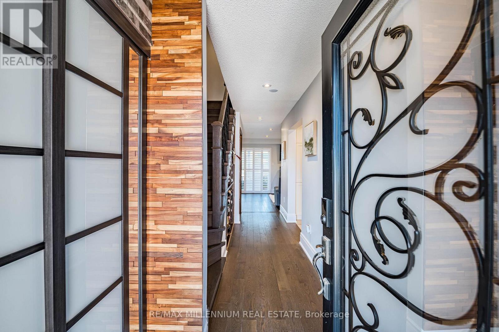 74 Atkins Circle, Brampton, Ontario  L6X 4B4 - Photo 3 - W12980316