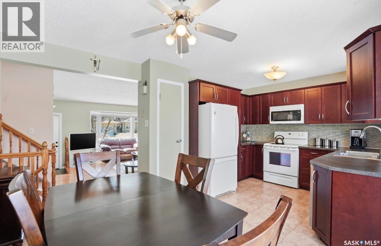 403 Bronson Crescent, Saskatoon, Saskatchewan  S7J 5E2 - Photo 10 - SK032512