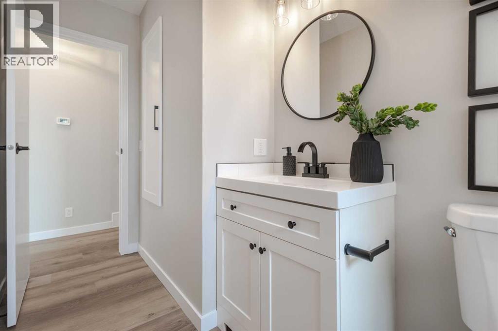 347 Queensland Drive Se, Calgary, Alberta  T2J 3R6 - Photo 17 - A2291982