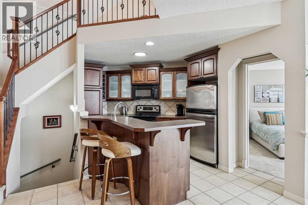 245 Springbank Terrace SW, Calgary, Alberta  T3H 4S8 - Photo 9 - A2299676