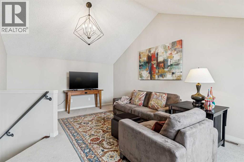 245 Springbank Terrace SW, Calgary, Alberta  T3H 4S8 - Photo 17 - A2299676