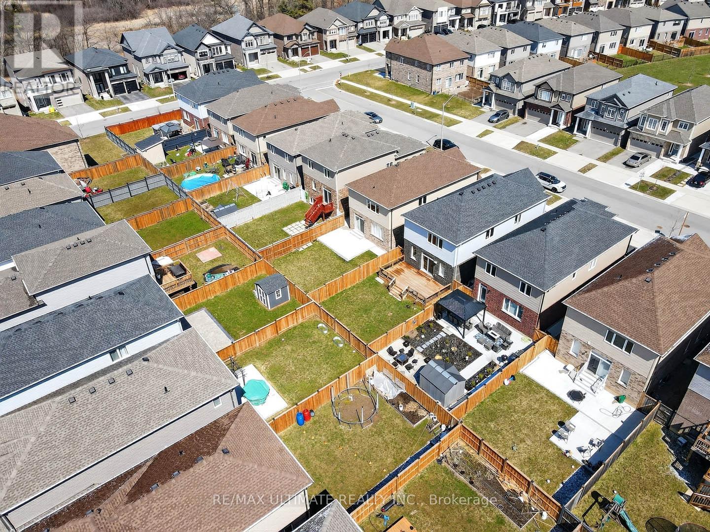 67 Beauchamp Drive N, Cambridge, Ontario  N1S 0A2 - Photo 5 - X12980206