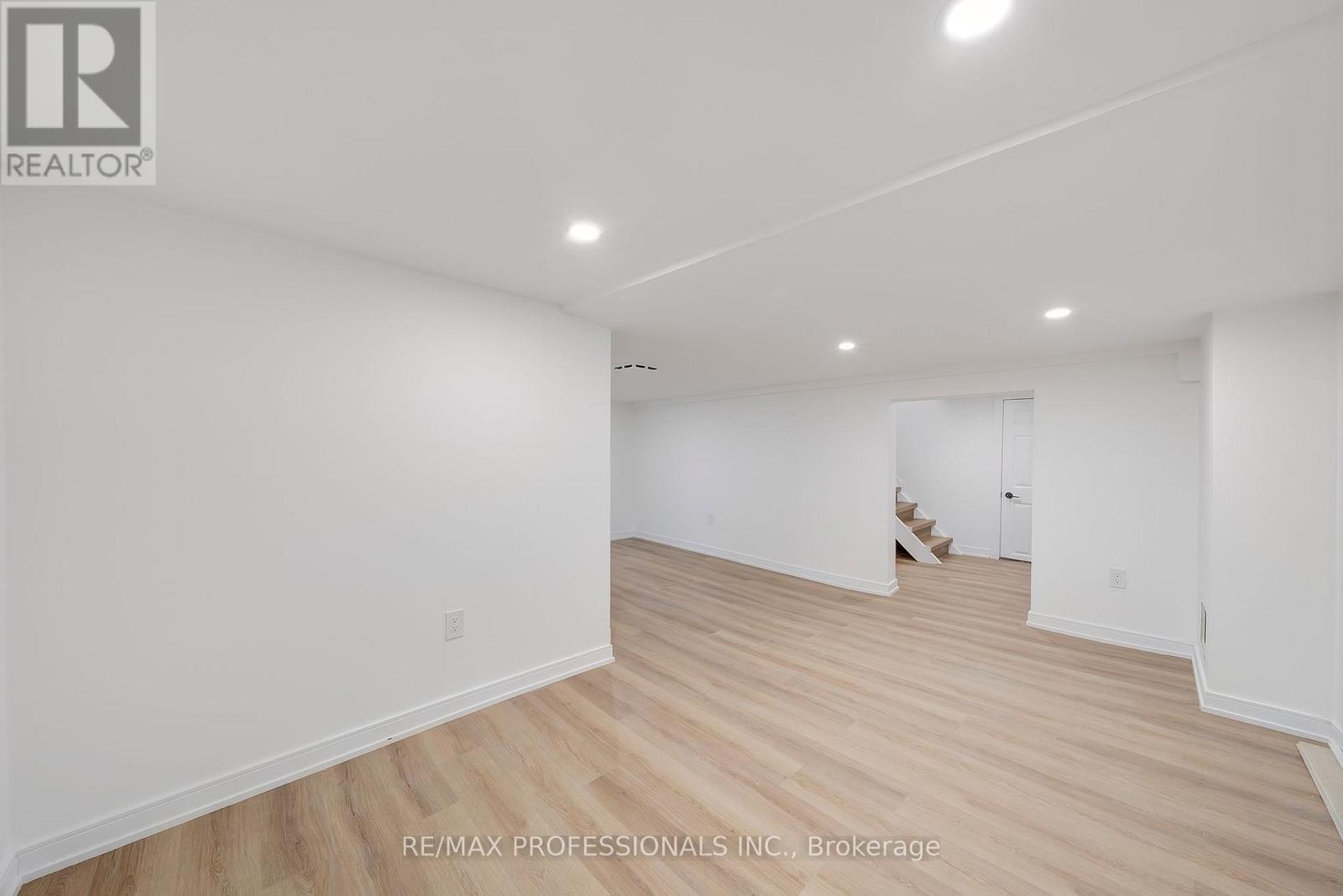 Apartment B - 27 Oakdale Avenue, St. Catharines (Oakdale), Ontario  L2P 2B8 - Photo 14 - X12980280